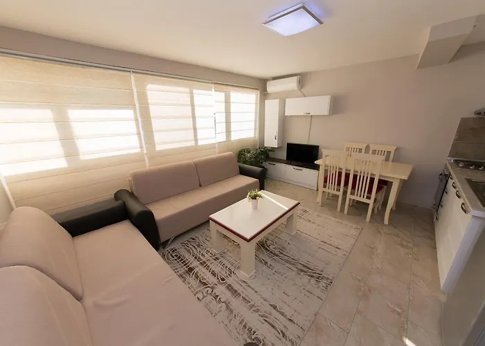 Qerret Daire Golem (Tirana)